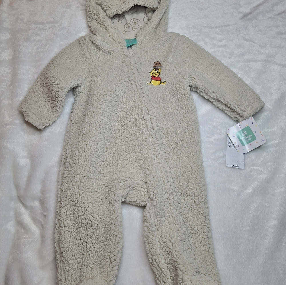 Winnie‎ The Pooh Baby Size 12M Fuzzy Full Zip Embroidered Ivory One Piece